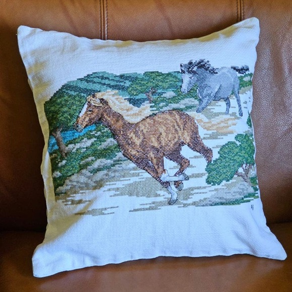 None and/or Unknown Other - Needlepoint Cottagecore Art Two Running Horses Pillow Square White Cotton Back